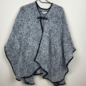 Calvin Klein || Poncho; One Size; Black and White